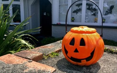 5 Safety Tips for Halloween Decorating